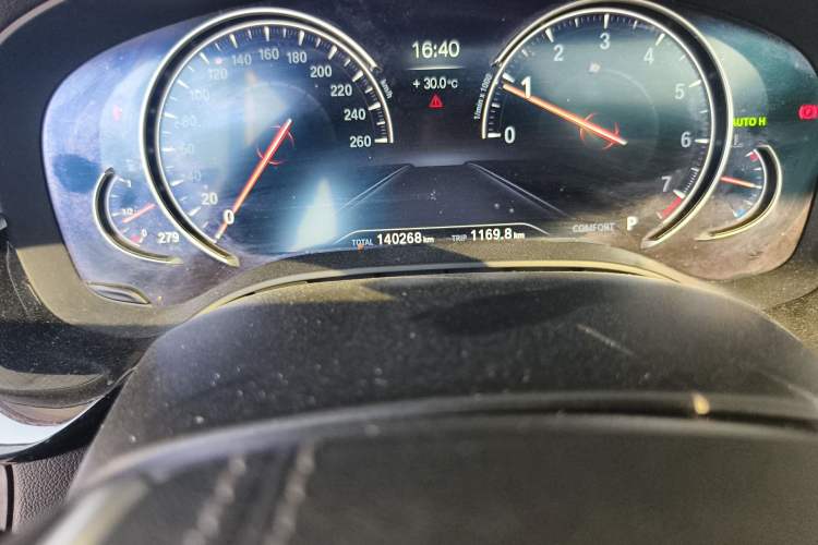 Used BMW 5 Series 2018 525Li Luxury Package Odometer Close Up