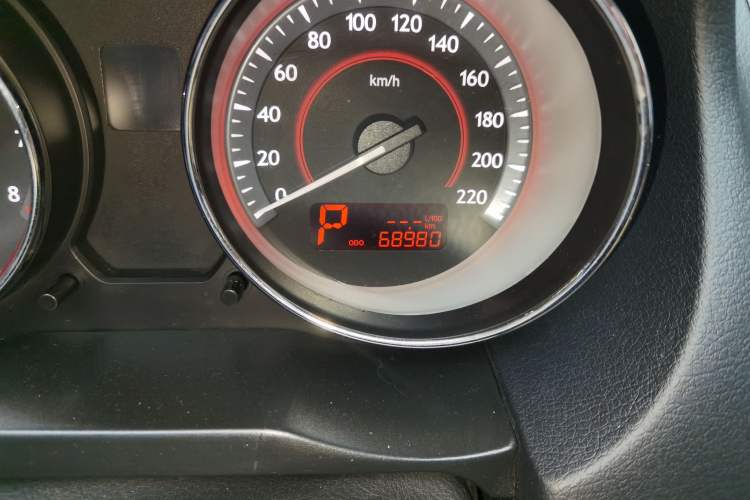 Used Bestune B50 2013 1.6L automatic luxury version Odometer Close Up