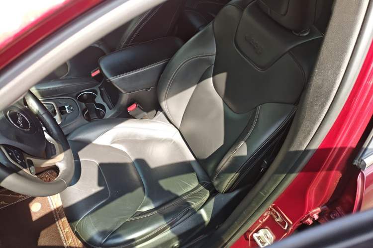 Used Jeep Cherokee 2016 2.4L Leading Edition
