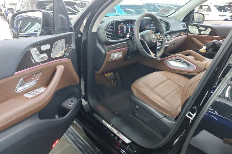 Used Mercedes-Benz GLE 2024 Refreshed GLE 350 4MATIC Stylish Edition
