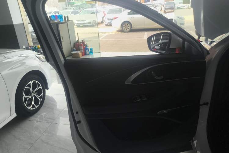 Used EXEED Lingyun 2025 300T Two-Wheel Drive Starry Edition