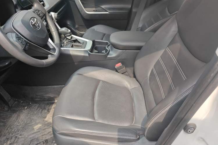 Used Toyota RAV4 2023 2.0L CVT Two-Wheel Drive Fashion Plus Edition Left Front Seat