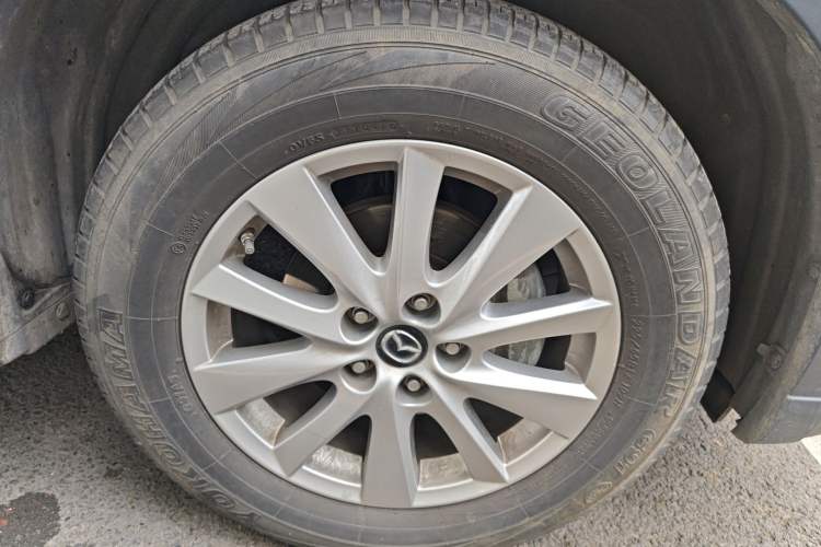 Used Mazda CX-5 2015 2.0L Automatic Two-Wheel Drive Urban Version Right Front Wheel Hub