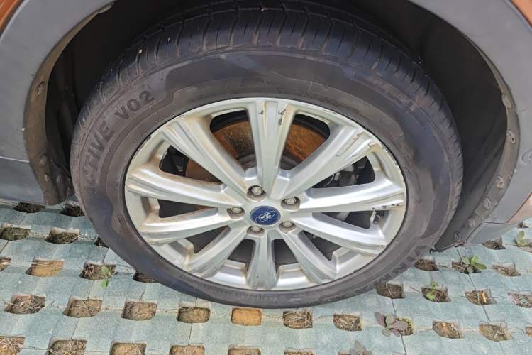 Used Ford Kuga 2017 EcoBoost 245 4x4 Prestige Edition Right Front Wheel Hub