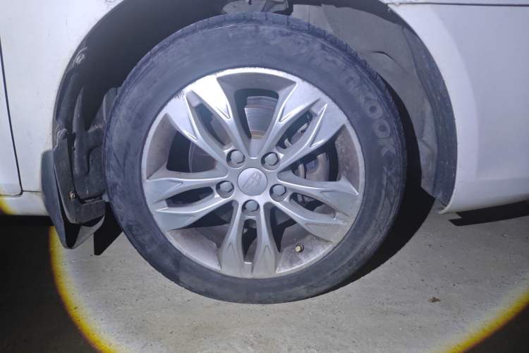 Used Geely Auto Emgrand 2015 Sedan 1.5L Manual - Top Trim Level Right Front Wheel Hub