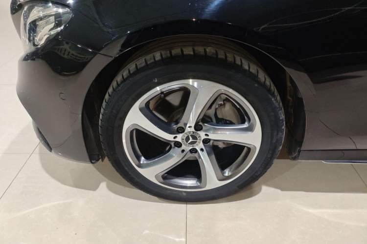 Used Mercedes-Benz E-Class 2019 E 200 L Sport 4MATIC
