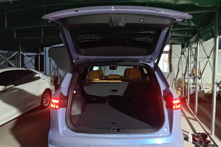 Used Geely Auto Monjaro L Extended Range Electric Version 2022 1.5T DHT Range-Extending Electric Supreme Edition
