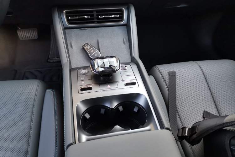 Used BYD Qin L 2025 DM-i Smart Drive 120KM Superior Model