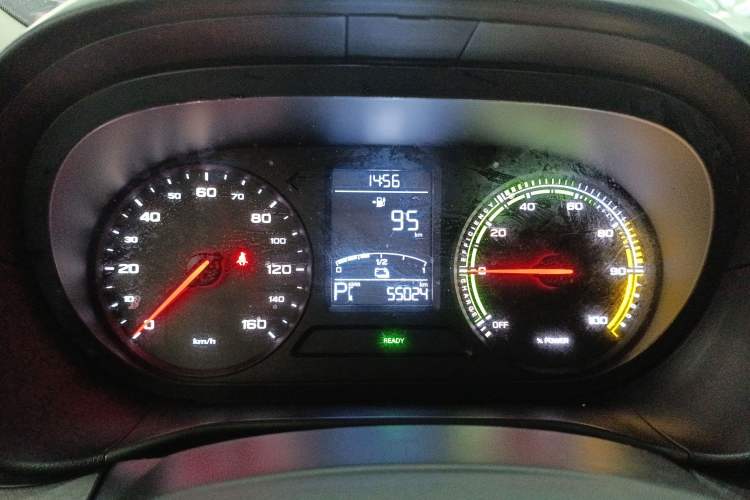 Used Roewe Clever 2021 302 km New Four-Seater Super-Efficient Version Instrument Cluster