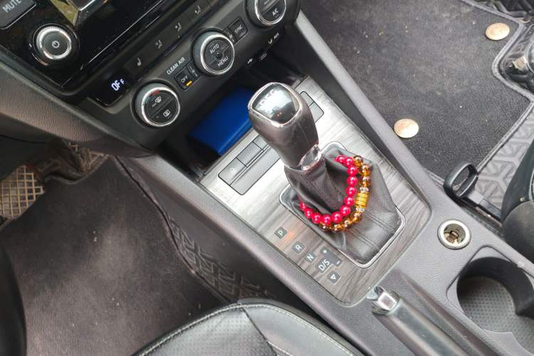 Used Skoda Octavia 2017 TSI280 DSG Prestige Edition Gear Lever