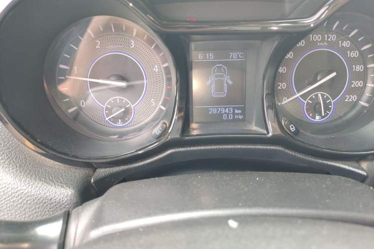 Used JMC Yuhu 7 2016 2.4L Two-Wheel Drive Ultra-Luxury 4G69
