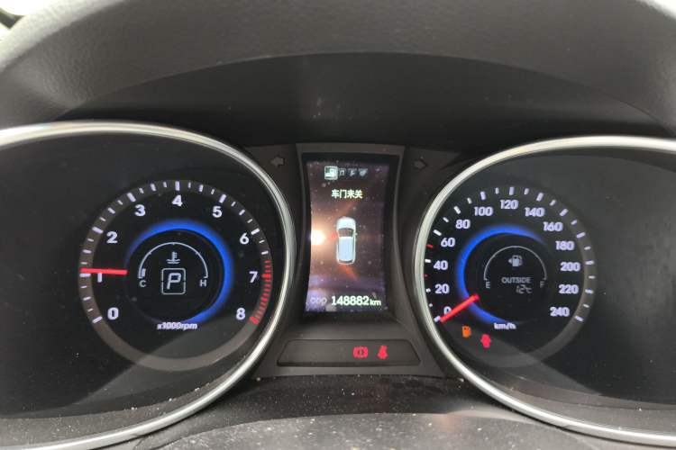 Used Hyundai Santa Fe 2013 2.4L Automatic Two-Wheel Drive Smart Version