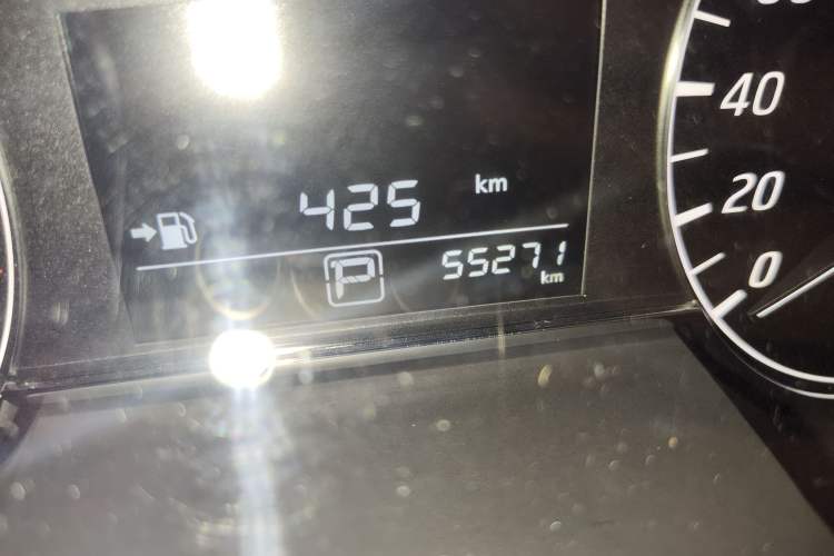 Used Nissan Tiida 2016 1.6L CVT Cool Dynamic Edition Odometer Close Up