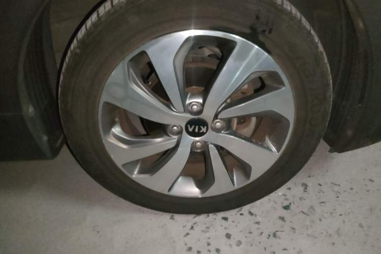 Used Kia KX Cross 2017 1.4L AT GLS