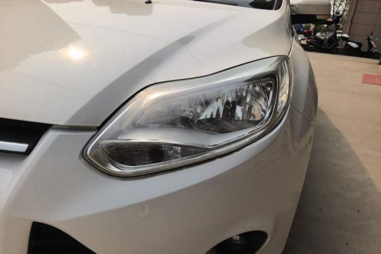 Used Ford Focus 2012 Sedan 1.6L Automatic Comfort Model Left Front Headlight