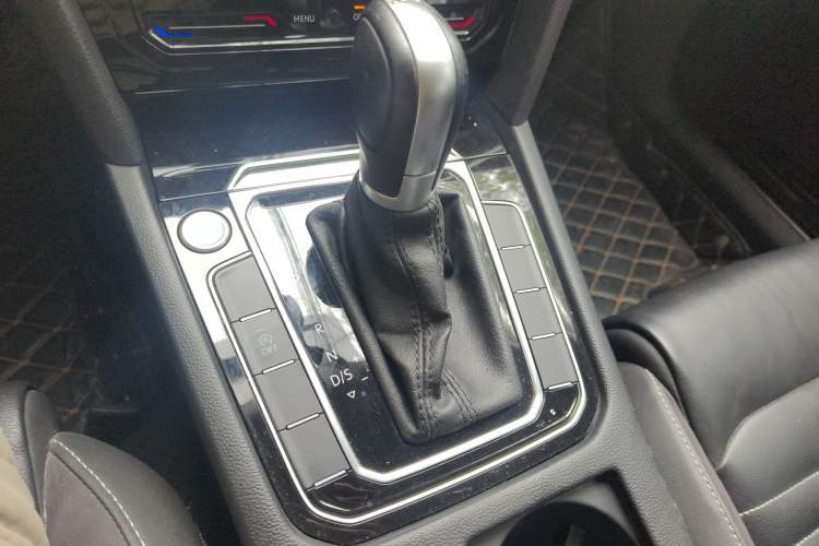 Used Volkswagen Magotan 2020 330TSI DSG Leading Model
