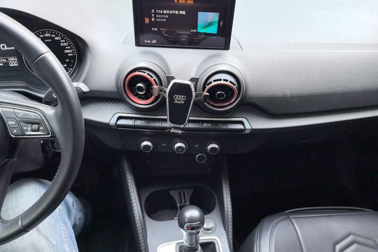 Used Audi Q2L 2018 35 TFSI Launch Exclusive Edition China V Audio And AC Panel