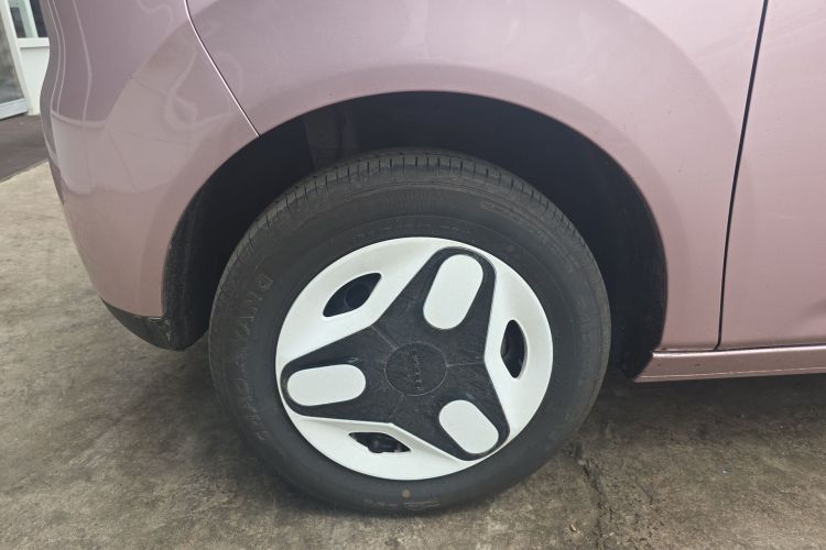 Used Geely Galaxy Panda 2025 210 km – Yuanqi Bear Left Front Wheel Hub