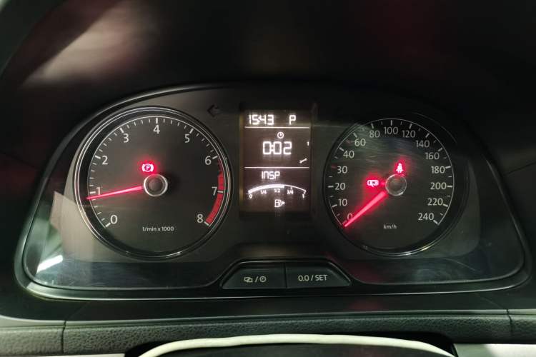 Used Volkswagen Lavida 2015 1.6L Automatic Fashion Edition Instrument Cluster