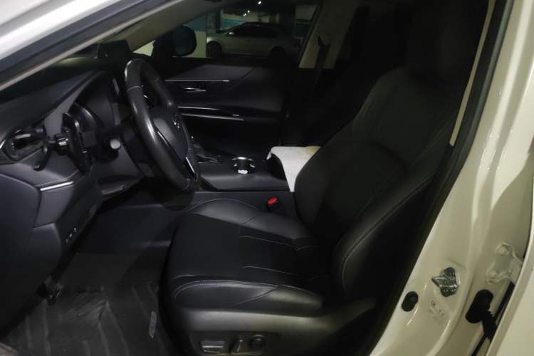 Used Toyota Harrier 2022 2.0L CVT Two-Wheel Drive Luxury Edition