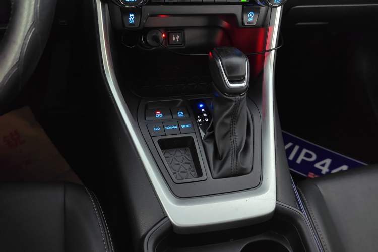 Used Toyota Wildlander 2022 2.0L CVT Two-Wheel Drive Luxury Edition
