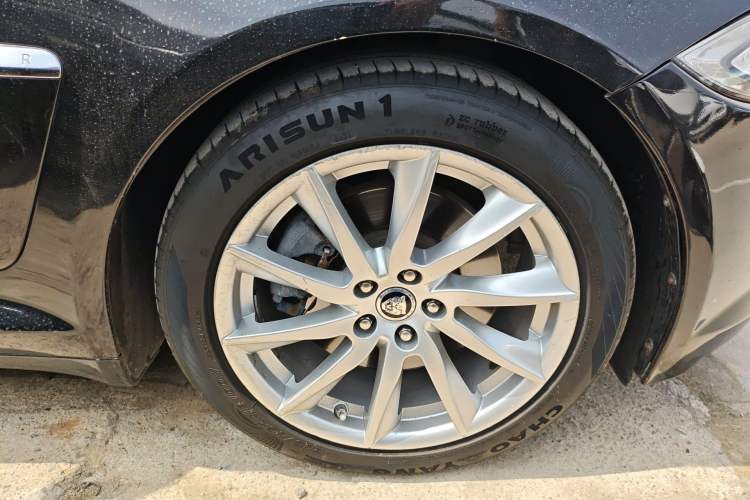 Used Jaguar XF 2009 XF 3.0L V6 Luxury Edition Right Front Wheel Hub