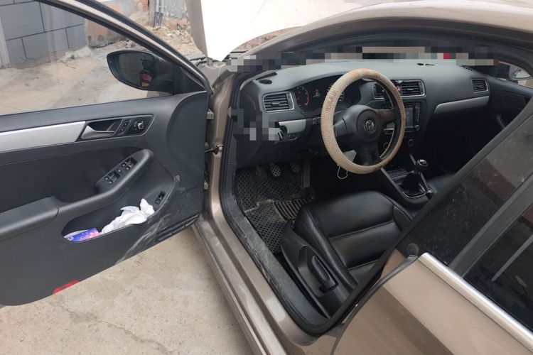 Used Volkswagen Sagitar 2012 1.6L Manual Comfort Model Driver Seat