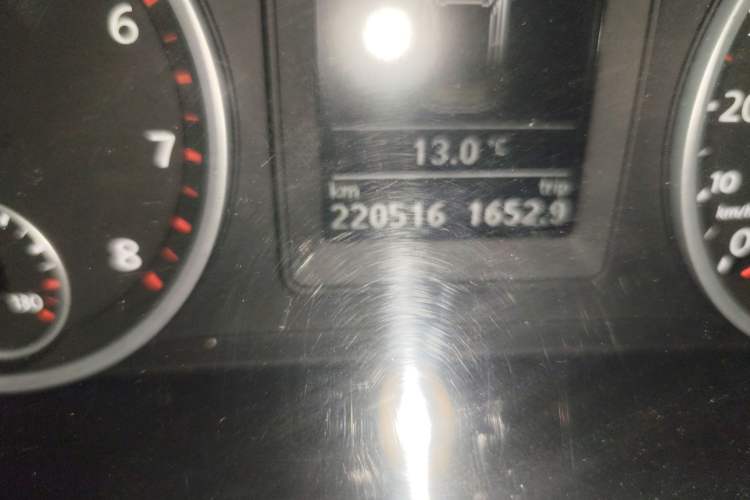 Used Volkswagen Tiguan 2015 1.8TSI Automatic Two-Wheel Drive Trend Edition Odometer Close Up