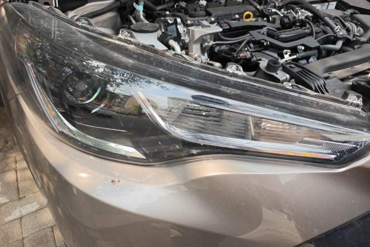 Used Toyota FRONTLANDER 2024 2.0L CVT Elite Plus Edition Right Front Headlight