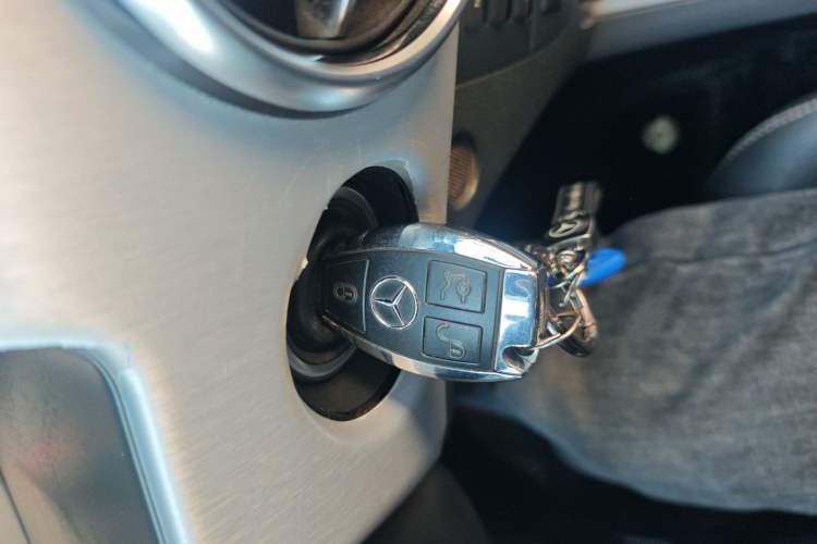 Used Mercedes-Benz GLK-Class 2015 GLK 260 4MATIC Fashion Edition Ultimate Version Interior 1