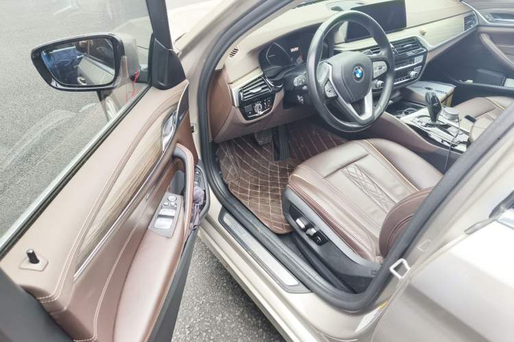 Used BMW 5 Series New Energy 2020 Mileage Upgrade Version 530Le Luxury Package Driver Seat