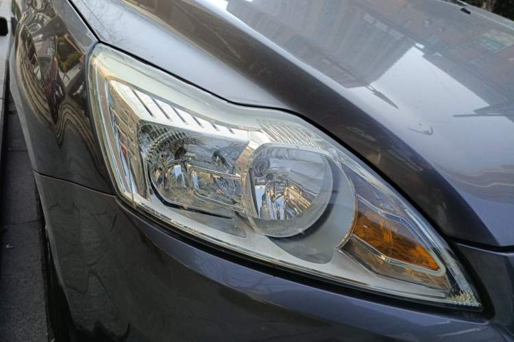 Used Ford Focus 2013 Sedan Classic 1.8L Manual Fashion Edition

