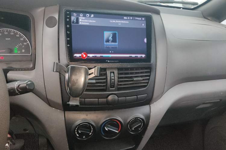 Used Dongfeng Shuaike 2011 1.6L Manual Commercial 5-Seater Audio And AC Panel