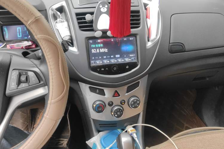 Used Chevrolet Trax 2014 1.4T Automatic Two-Wheel Drive Luxury Model Audio And AC Panel