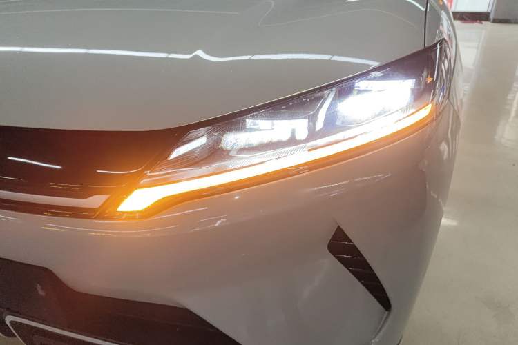 Used BYD Yuan UP 2024 401KM Leading Edition