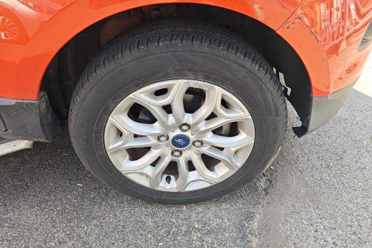 Used Ford EcoSport 2013 1.5L Automatic Prestige Model Right Front Wheel Hub