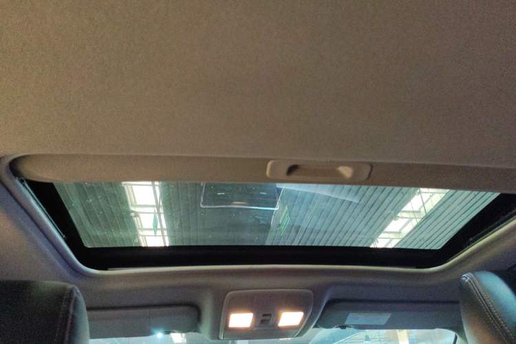 Used Mazda 3 Axela 2014 Sedan 1.5L Automatic Luxury Model Headliner