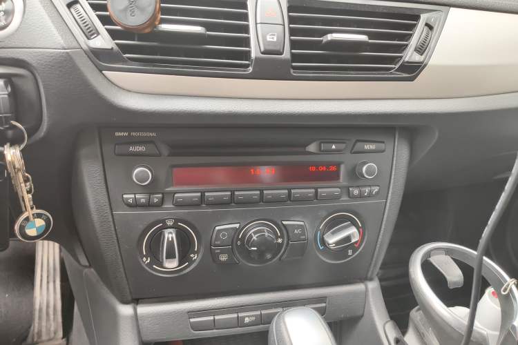 Used BMW X1 2013 sDrive18i Fashion Model
