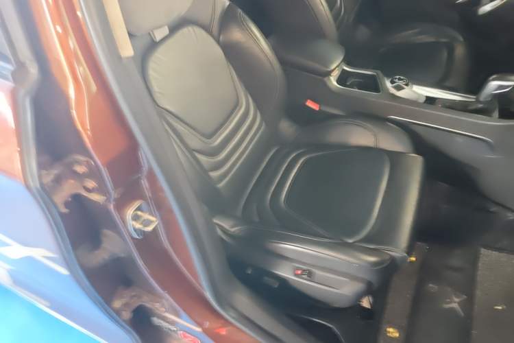 Used DS 6 2014 1.6T Luxury Edition THP200 Right Front Seat