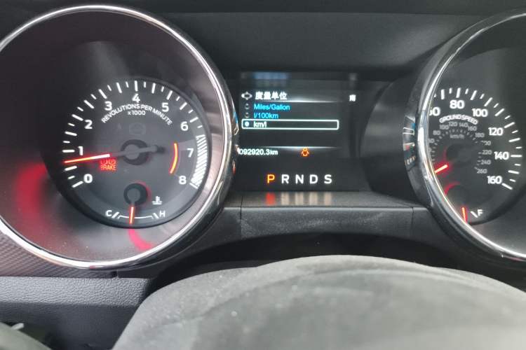 Used Ford Mustang 2015 2.3T Automatic U.S.-Spec Version Odometer Close Up