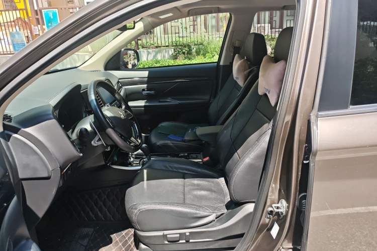 Used Mitsubishi Outlander 2018 2.4L 4x4 Elite Edition 5 Seats
