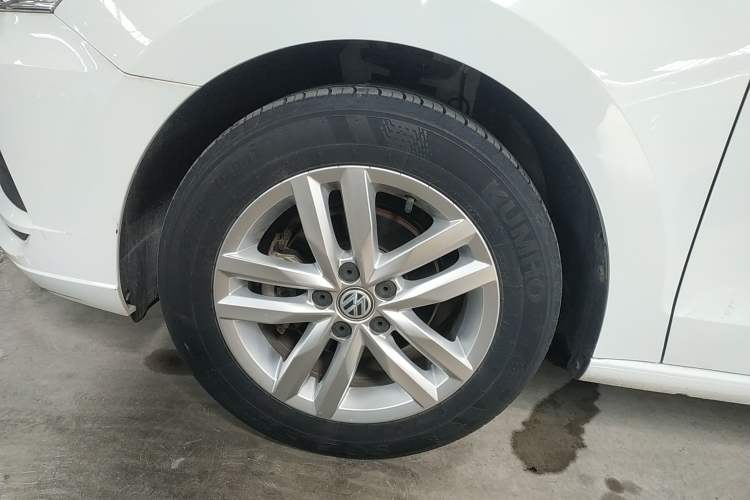 Used Volkswagen Jetta 2019 Dream Edition 1.4L Manual Fashion Version
