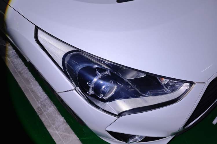 Used Hyundai Veloster 2012 1.6T Automatic Luxury Edition Right Front Headlight