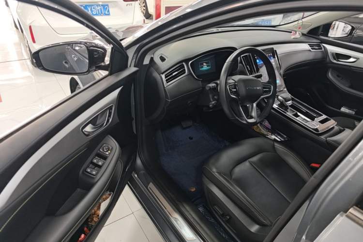 Used Roewe i6 MAX 2020 300TGI Automatic "Swell Cool Smart Drive" Edition
