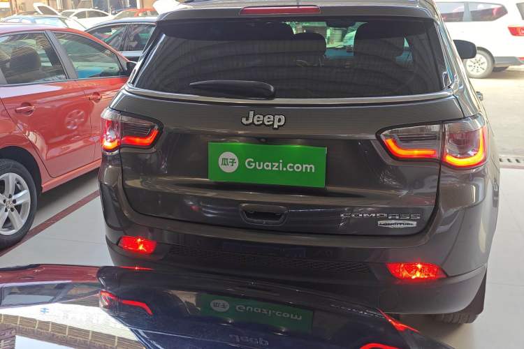 Used Jeep Compass 2017 200T Automatic Family Edition
