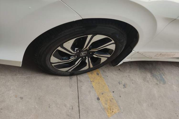 Used Honda Crider 2016 1.8L CVT Luxury Edition Left Front Wheel Hub