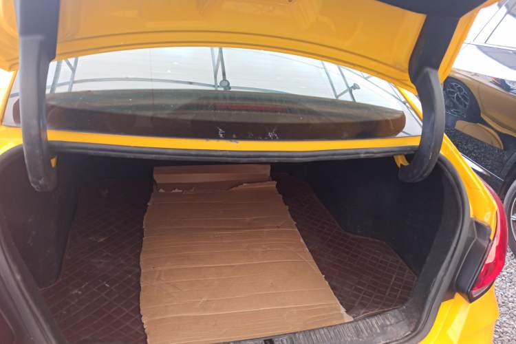 Used MG 5 2021 180 DVVT Manual Youth Luxury Edition
