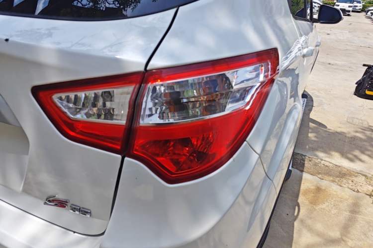 Used CHANGAN CS35 2016 1.6L Manual Luxury Model China V Standard
