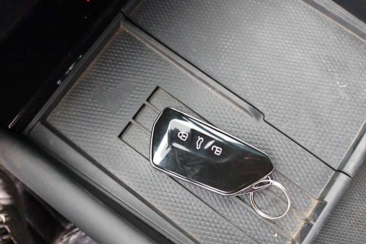 Used Volkswagen ID.UNYX 2024 Revised Pro Long-Range Version Interior 1