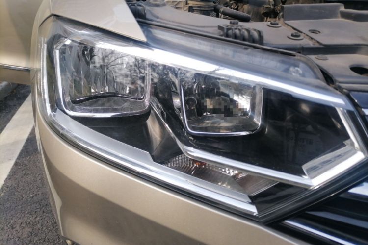 Used Volkswagen Bora 2016 1.6L Manual Comfort Model Right Front Headlight